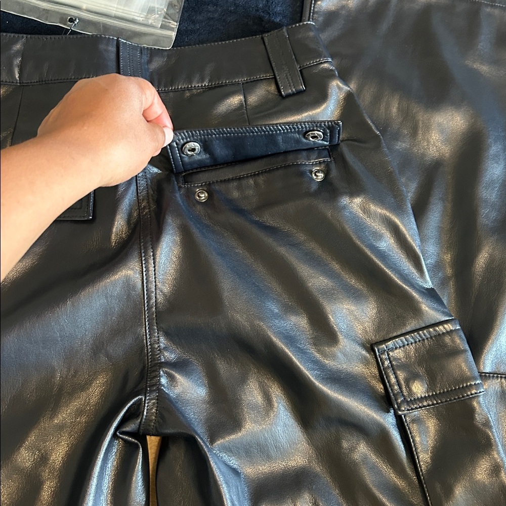 Guess faux leather Black Cargo Pants wide leg size XS - Picture 9 of 16